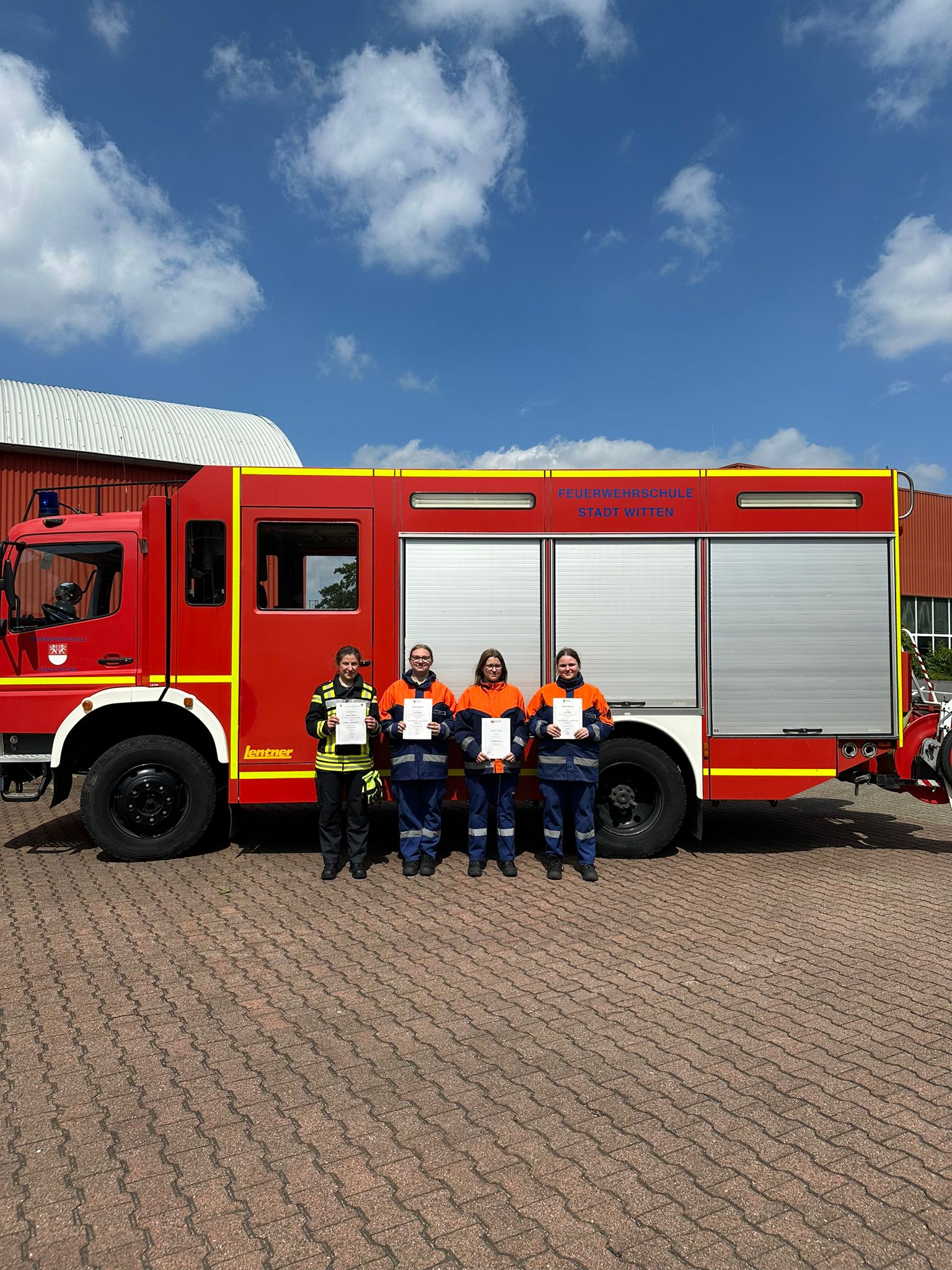 Fünf neue Feuerwehrfrauen